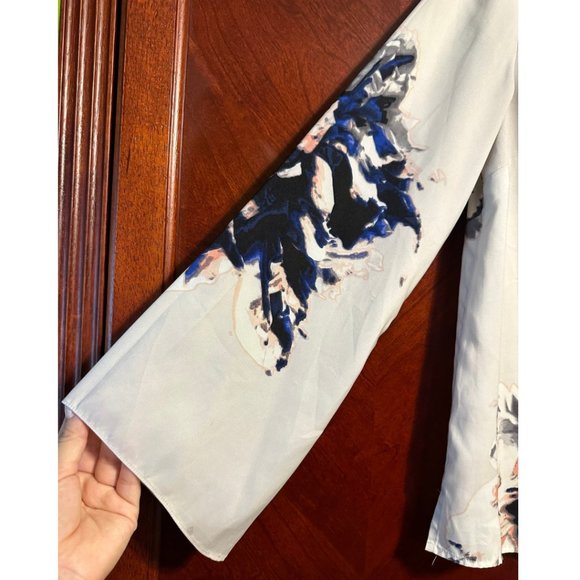 Vince Camuto White Blouse in size XS Long Sleeve - Picture 7 of 12